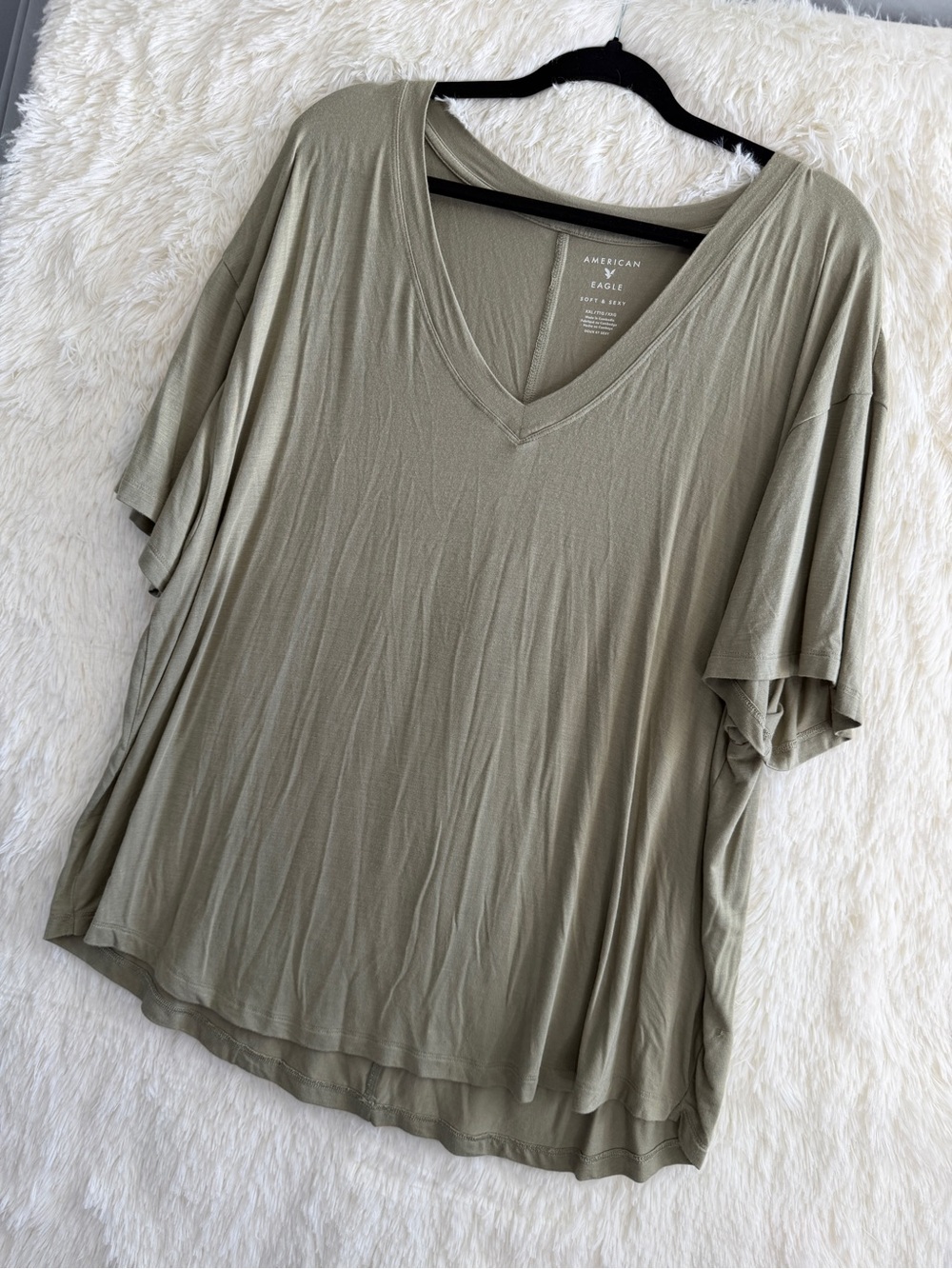 American Eagle Womens Soft & Sexy Modal V-Neck Tee Size XXL Olive Green Capsule - Picture 3 of 7